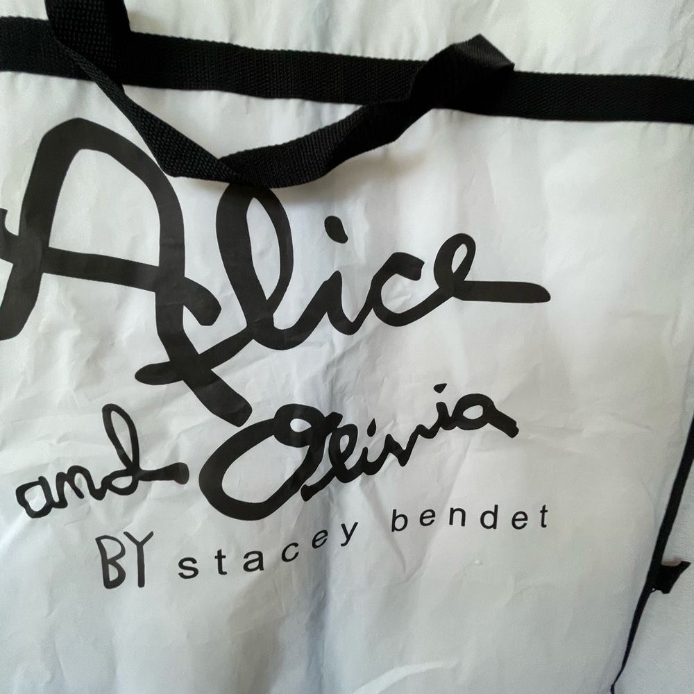Alice and Olivia garment bag - Picture 4 of 6